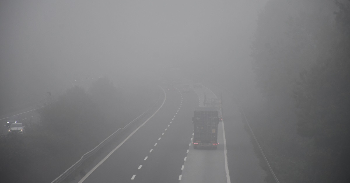 Anadolu Otoyolu’nda ulaşıma sis engeli