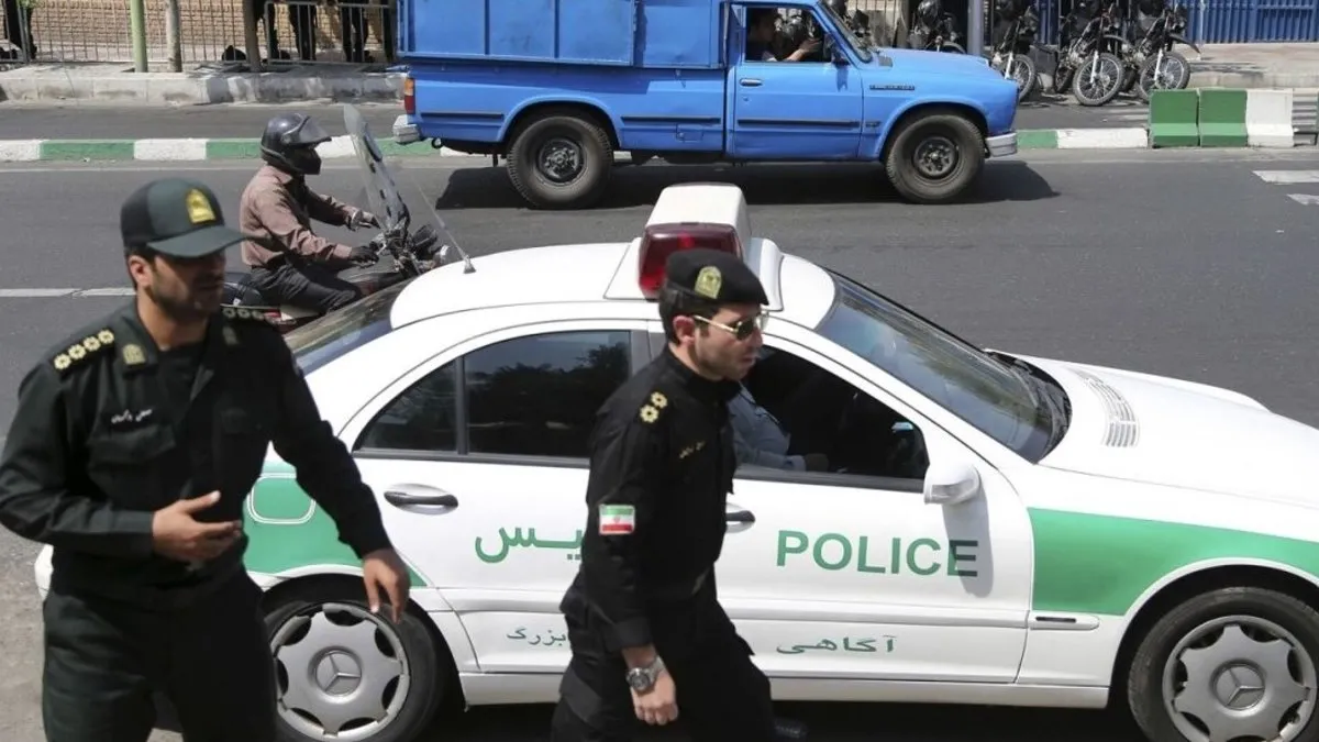 İran’da polis aracına ateş açıldı