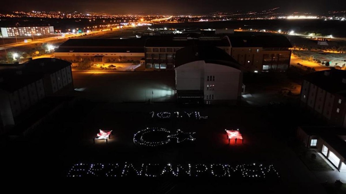 Polis adaylarından “ay yıldız ve 101. yıl koreografisi”