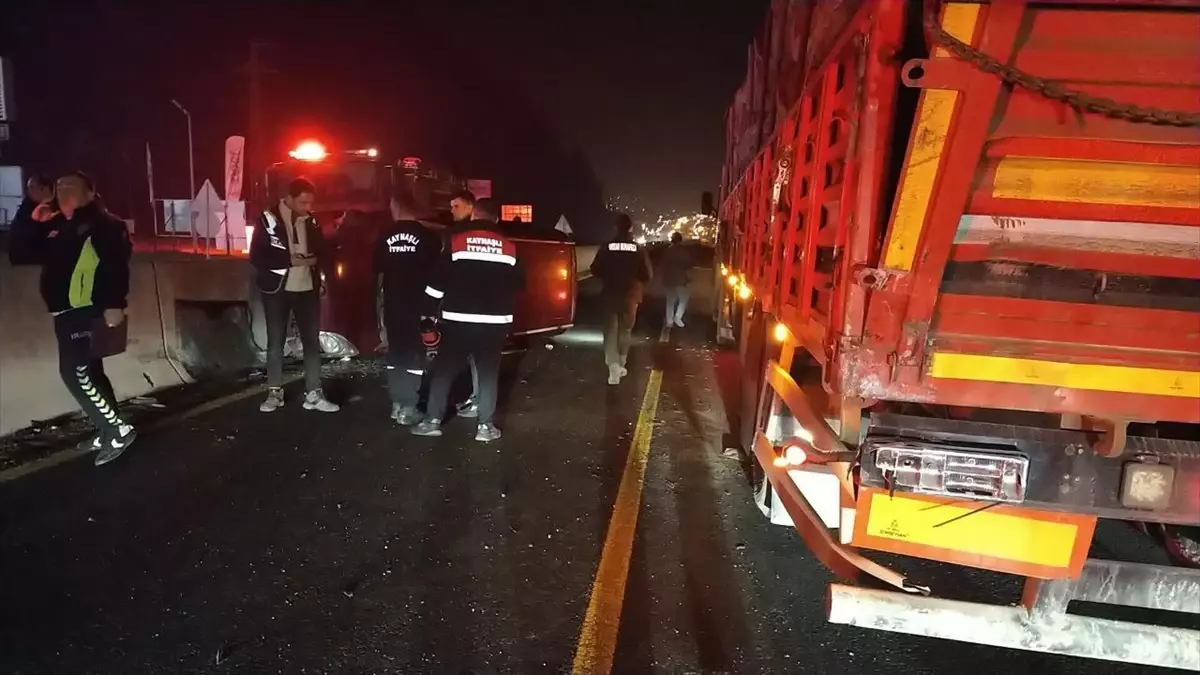 Düzce’de Tır ile Araba Çarpıştı: 1 Yaralı