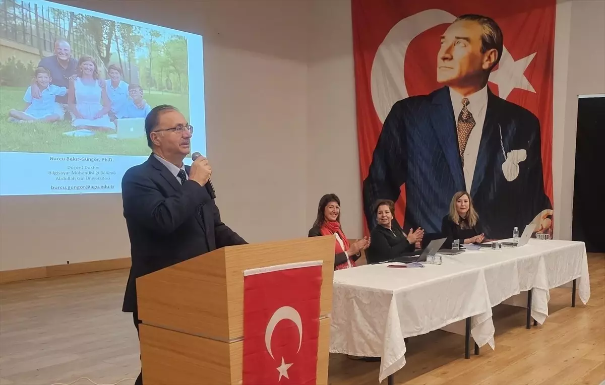 Ataşehir’de Bilimde Kadın Paneli Düzenlendi