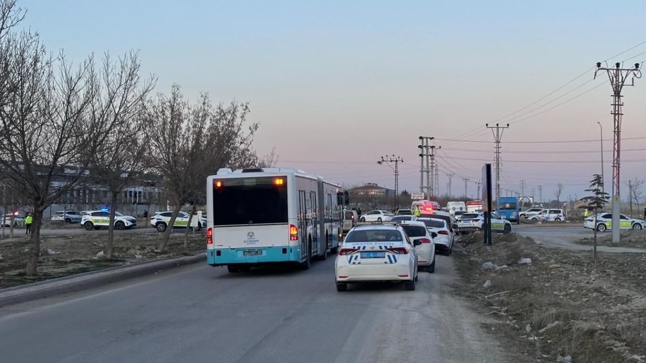 Konya’da tır ile polis aracı çarpıştı: 1 polisimiz şehit