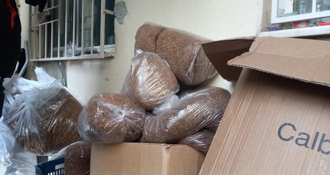 Adana’da 1 ton kaçak tütün ele geçirildi, 2 gözaltı