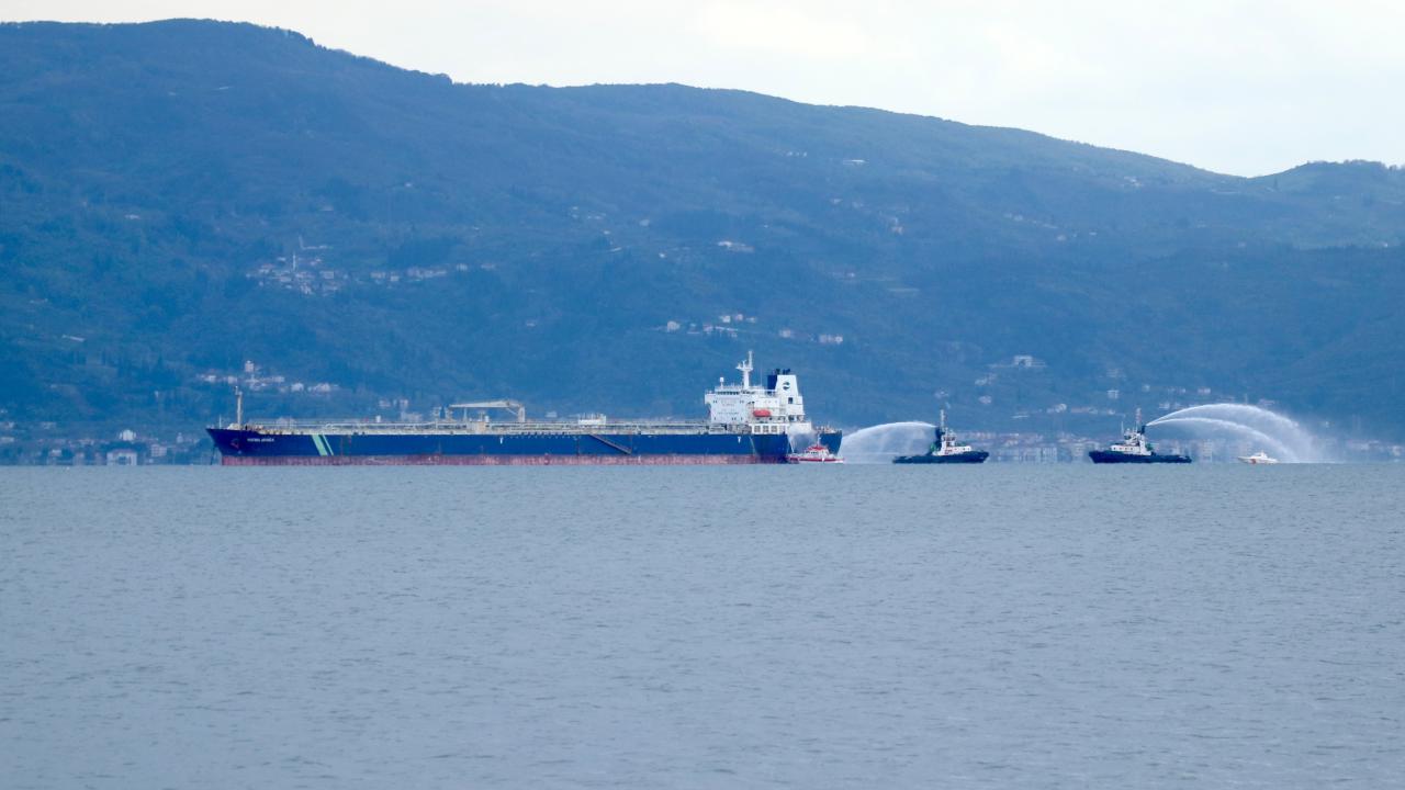 Kocaeli’de petrol tankerinde yangın