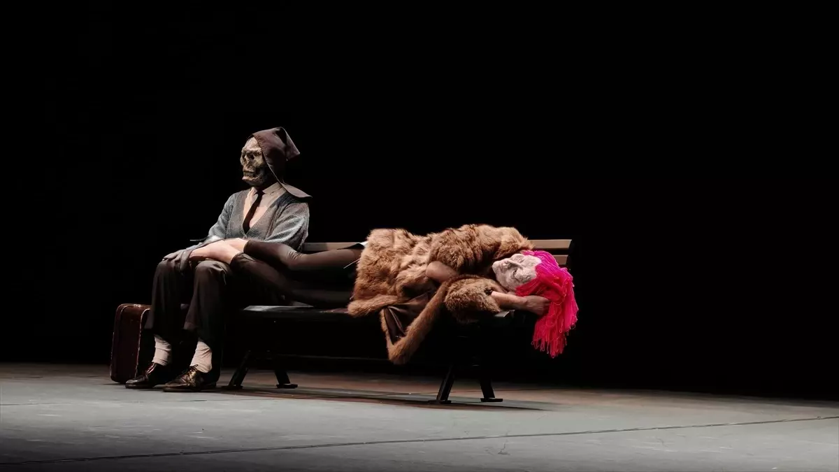 Trabzon’da ‘Ölümün Yalın Hali’ Sahnelendi